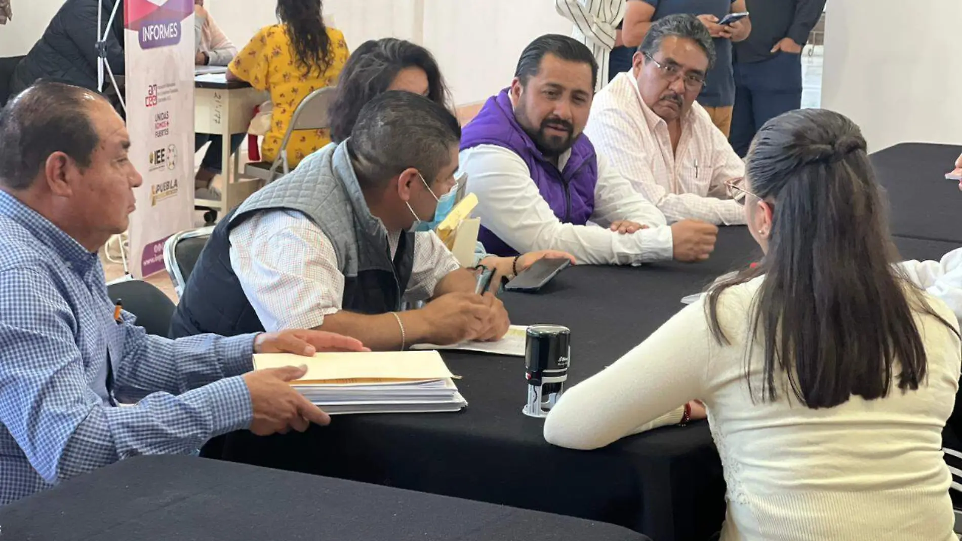 Abraham Salazaar se registra como candidato a la presidencia de Texmelucan